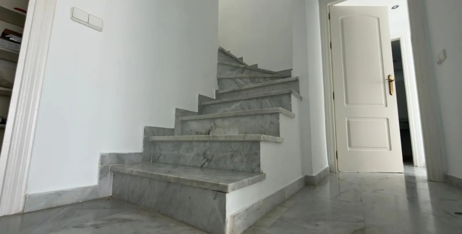 Sale of penthouse duplex in Guadalmina Baja 9