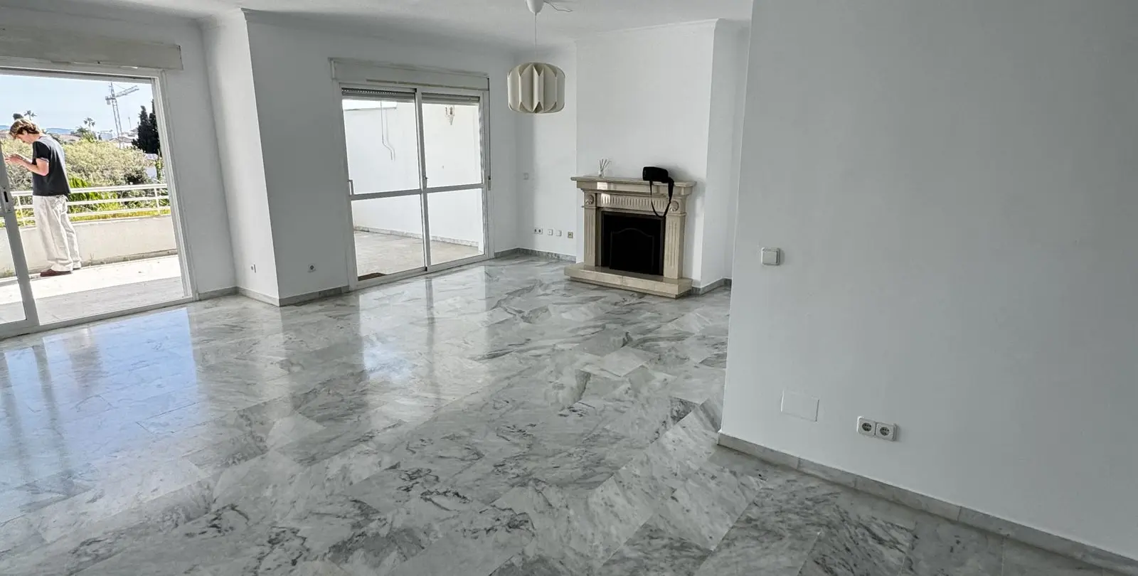 Sale of penthouse duplex in Guadalmina Baja 15