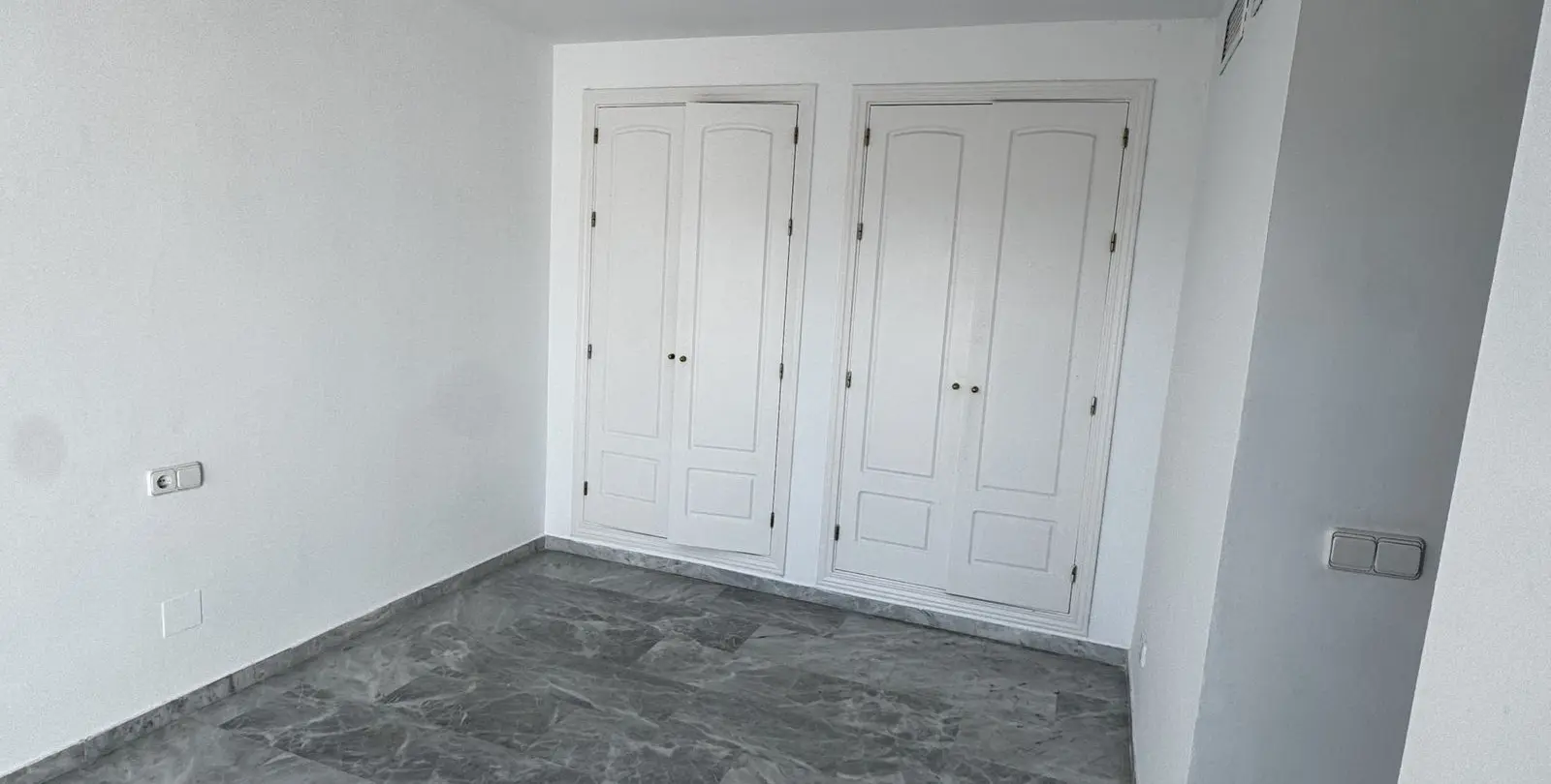 Sale of penthouse duplex in Guadalmina Baja 19
