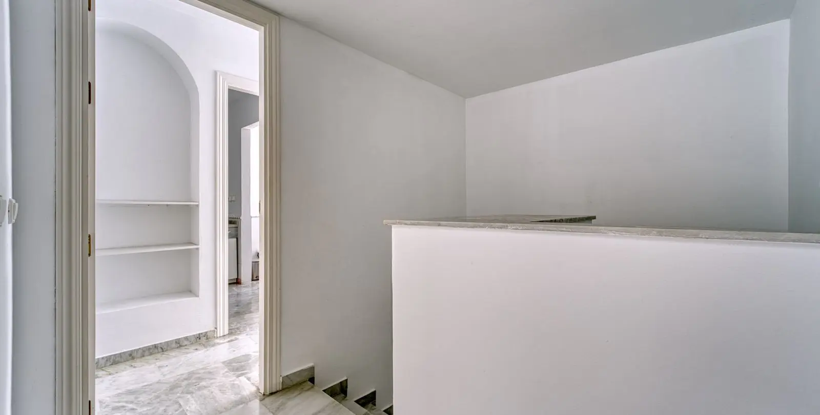 Sale of penthouse duplex in Guadalmina Baja 22