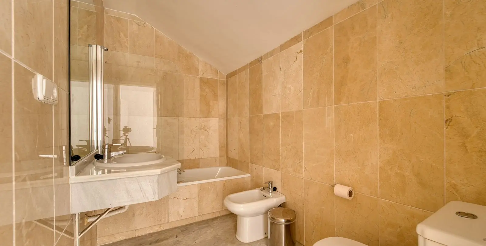 Sale of penthouse duplex in Guadalmina Baja 25