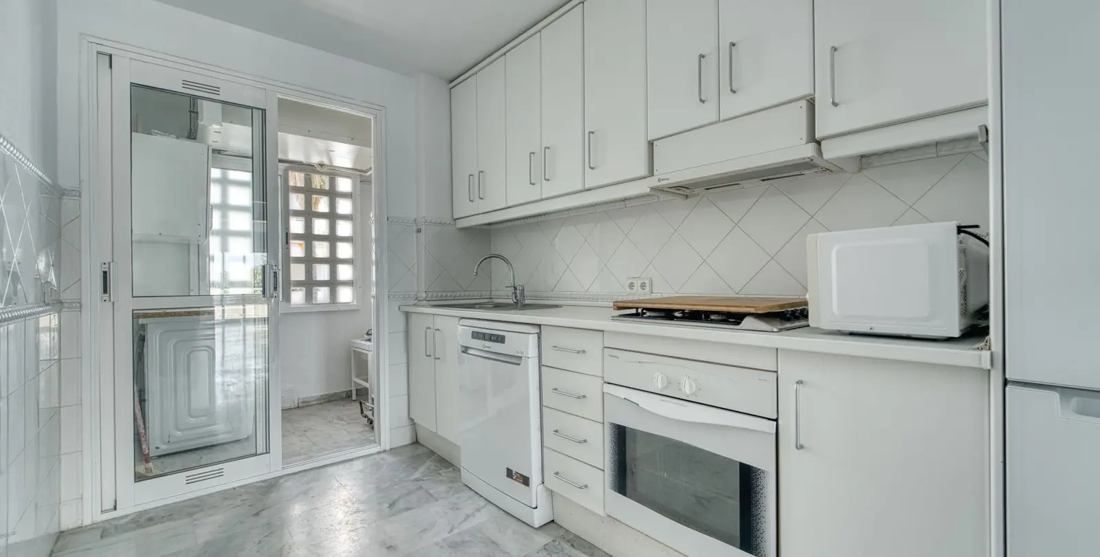 Sale of penthouse duplex in Guadalmina Baja 34