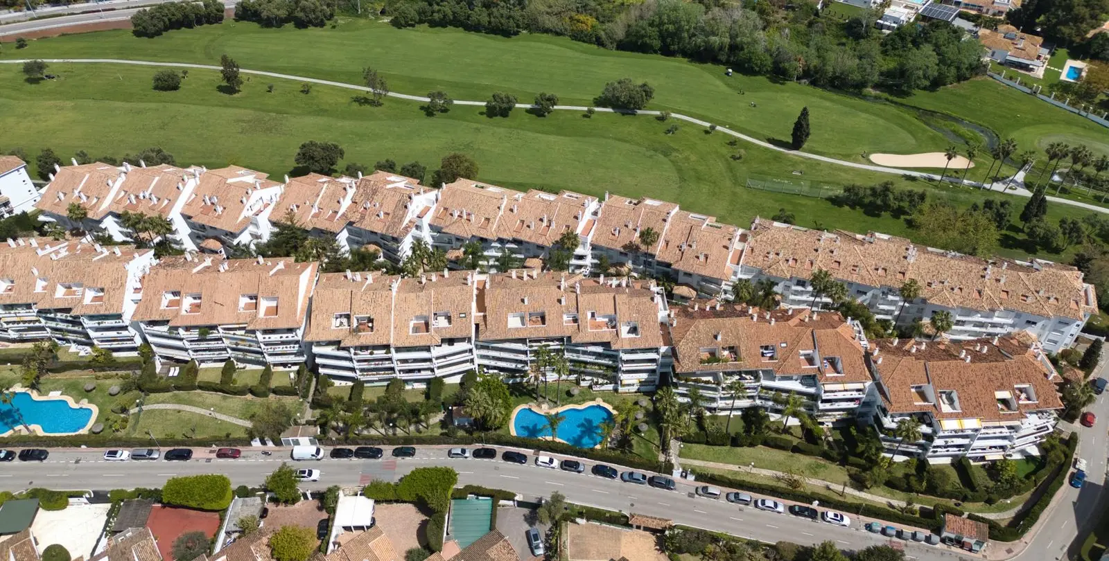 Sale of penthouse duplex in Guadalmina Baja 42