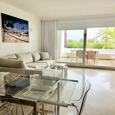 Venta de apartamento en planta baja en Marbella