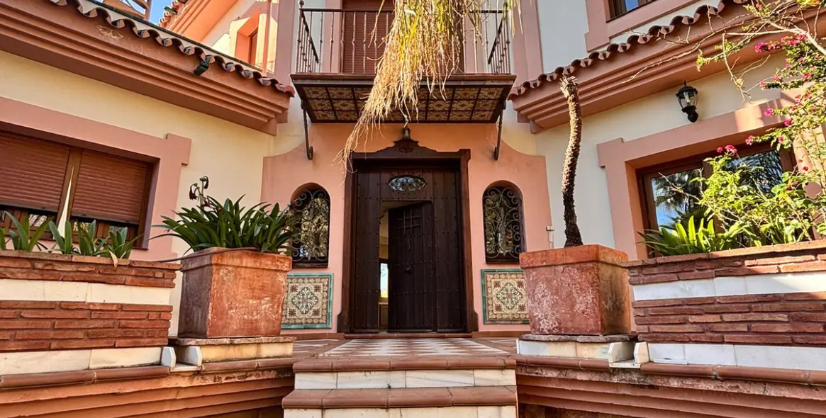Venta de villa independiente en Estepona 2