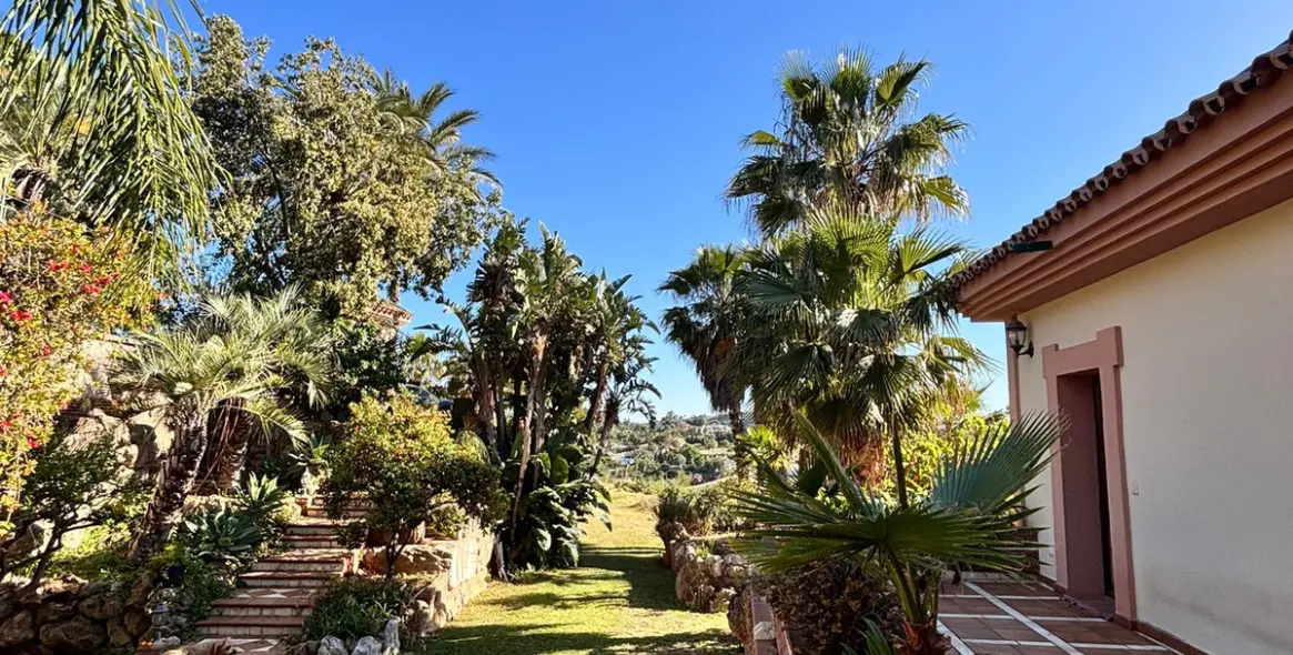 Venta de villa independiente en Estepona 5