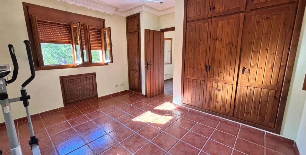 Venta de villa independiente en Estepona 12