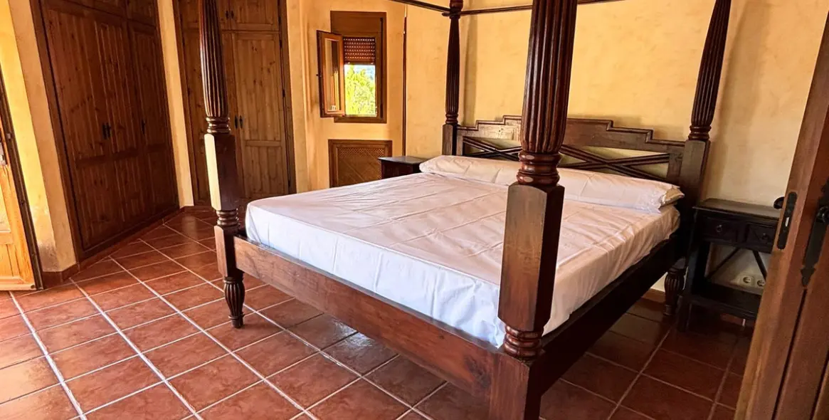 Venta de villa independiente en Estepona 16