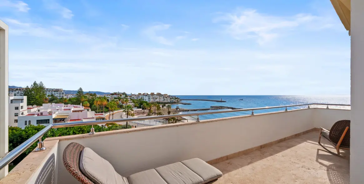 Продажа апартаментов на среднем этаже в Puerto Banús 28