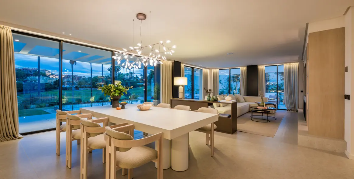 Sale of detached villa in Nueva Andalucía 12