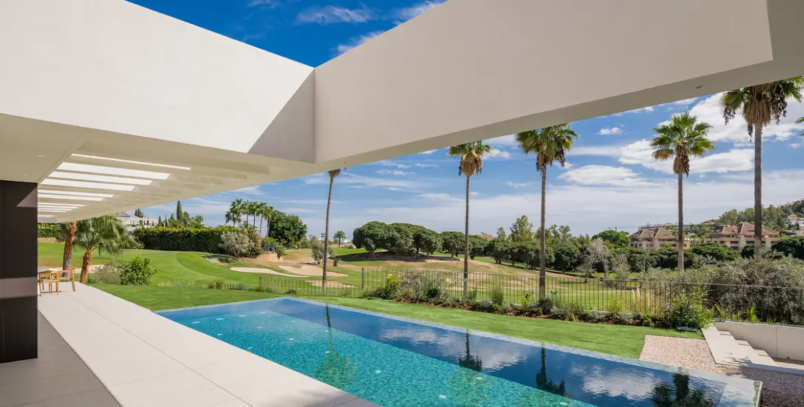 Sale of detached villa in Nueva Andalucía 18