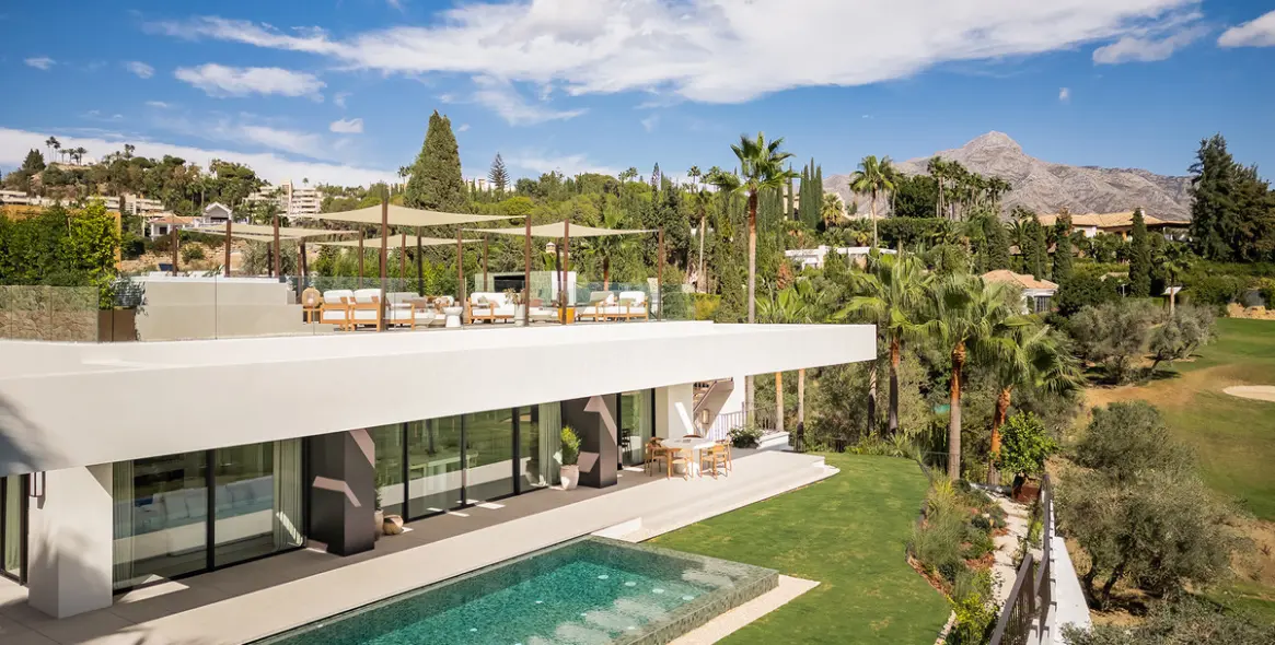 Sale of detached villa in Nueva Andalucía 21