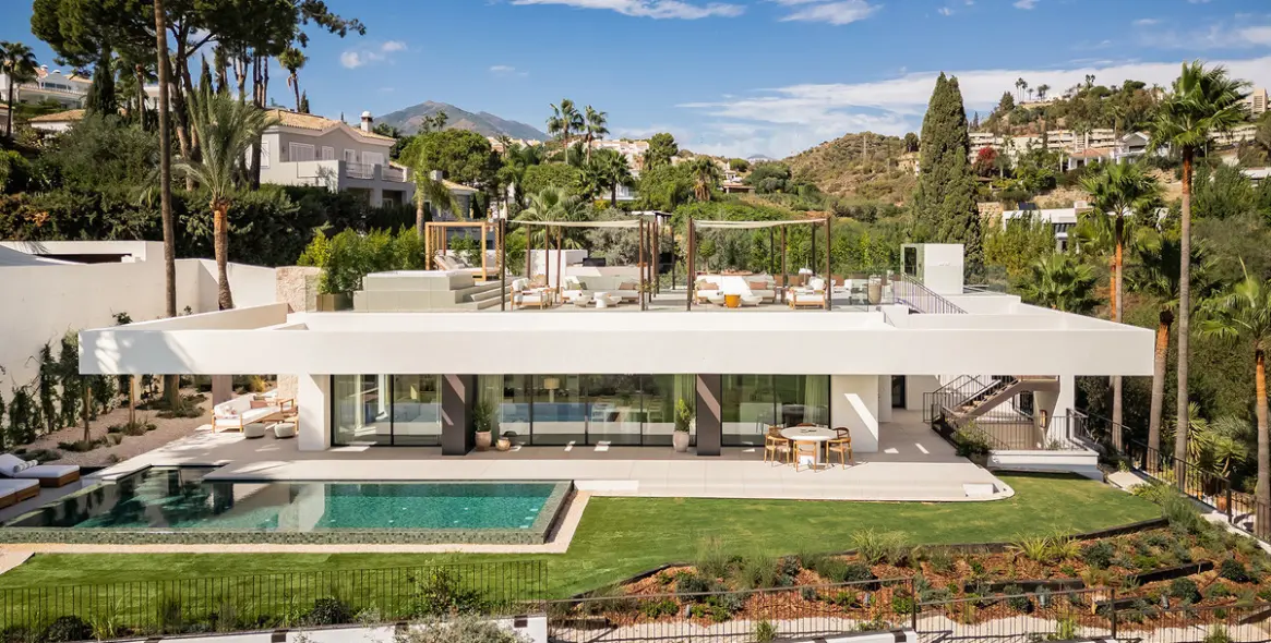 Sale of detached villa in Nueva Andalucía 23