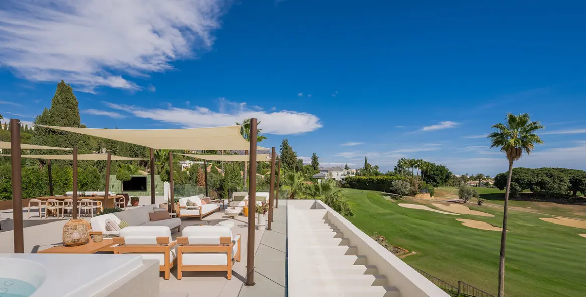 Sale of detached villa in Nueva Andalucía 26