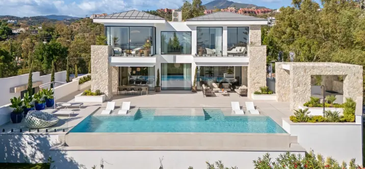 Venta de villa independiente en La Quinta 1