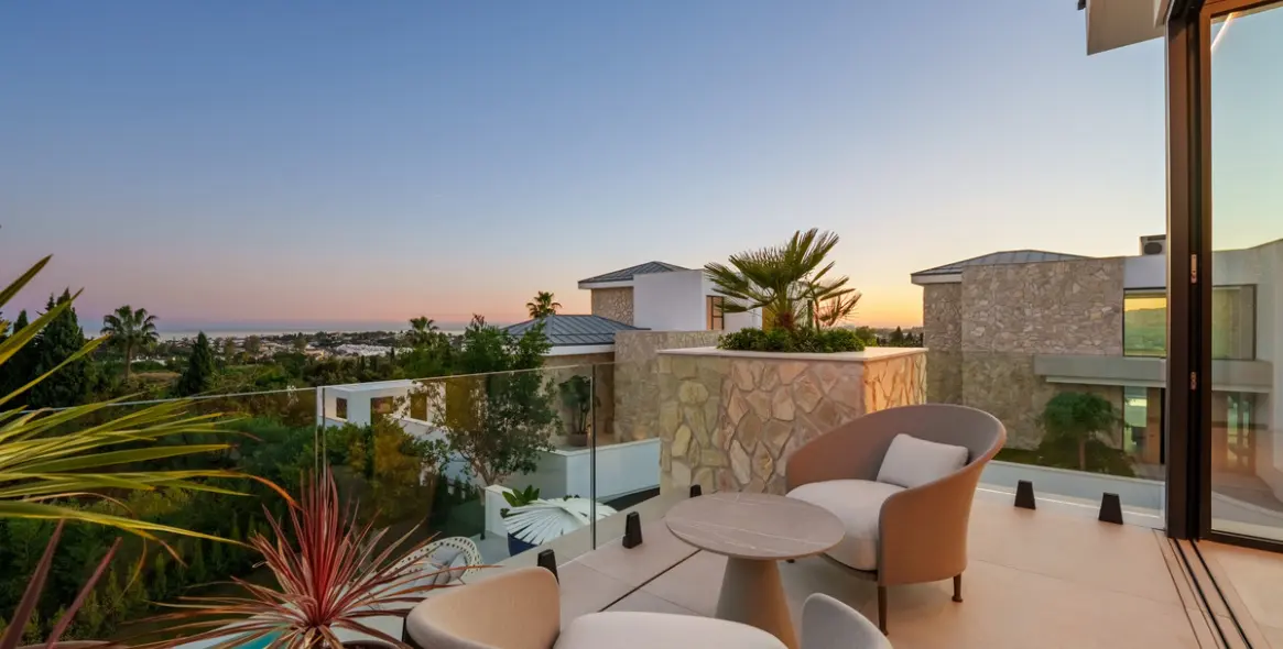 Sale of detached villa in La Quinta 22