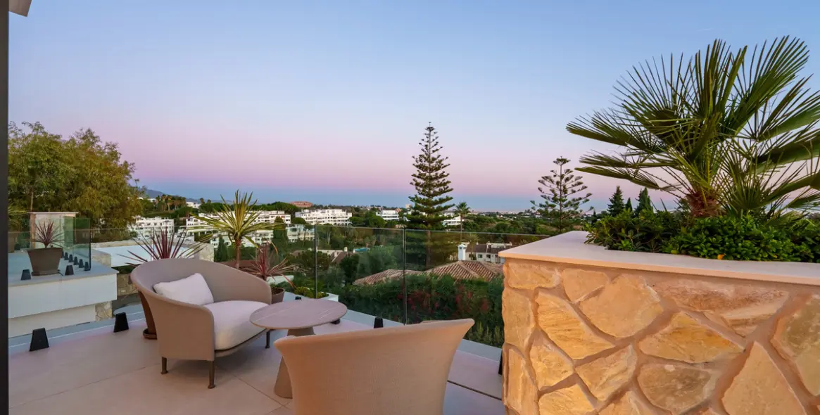 Sale of detached villa in La Quinta 23