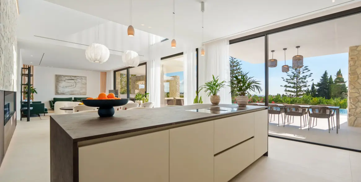 Sale of detached villa in La Quinta 27