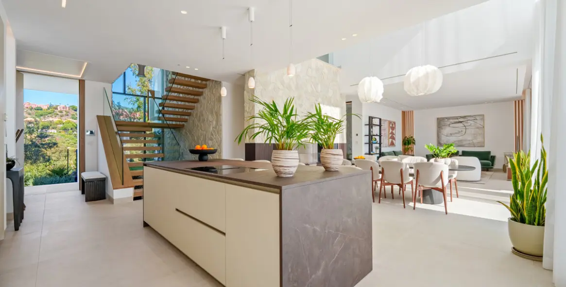 Sale of detached villa in La Quinta 29