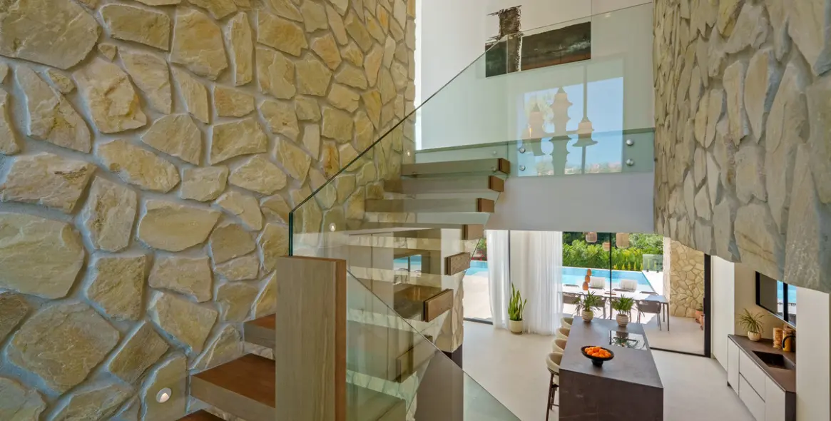 Sale of detached villa in La Quinta 45