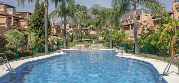 Long-term rent of townhouse in The Golden Mile 0