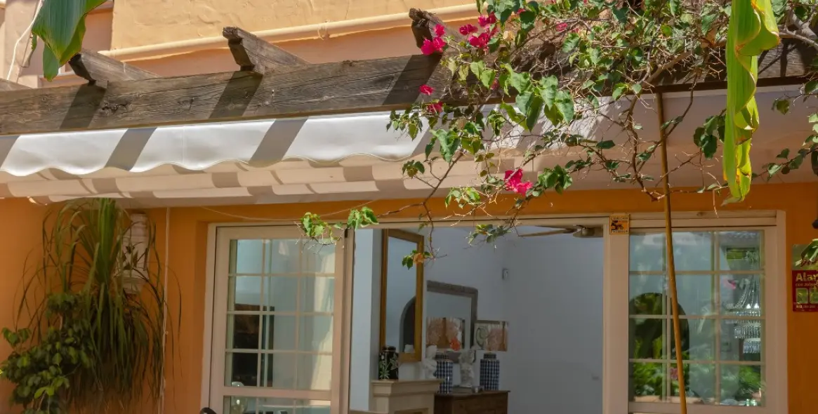 Long-term rent of townhouse in The Golden Mile 2