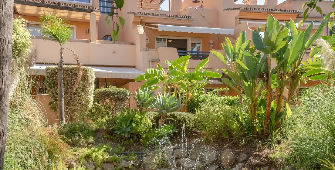 Long-term rent of townhouse in The Golden Mile 12