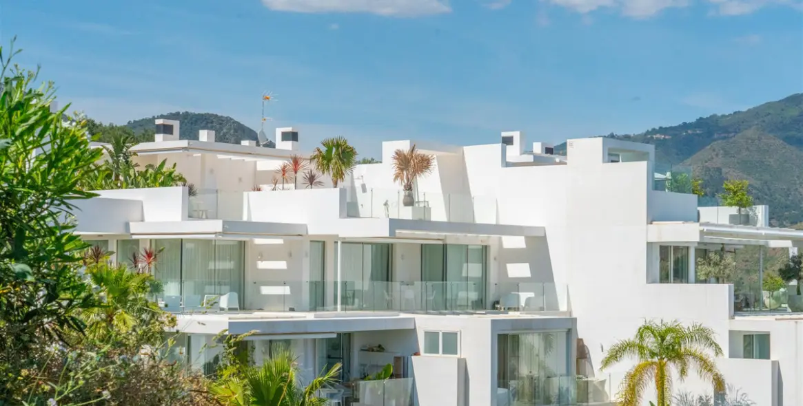 Long-term rent of middle floor apartment in Ojén 1