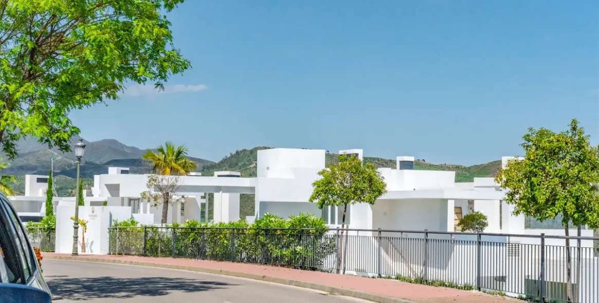 Long-term rent of middle floor apartment in Ojén 18