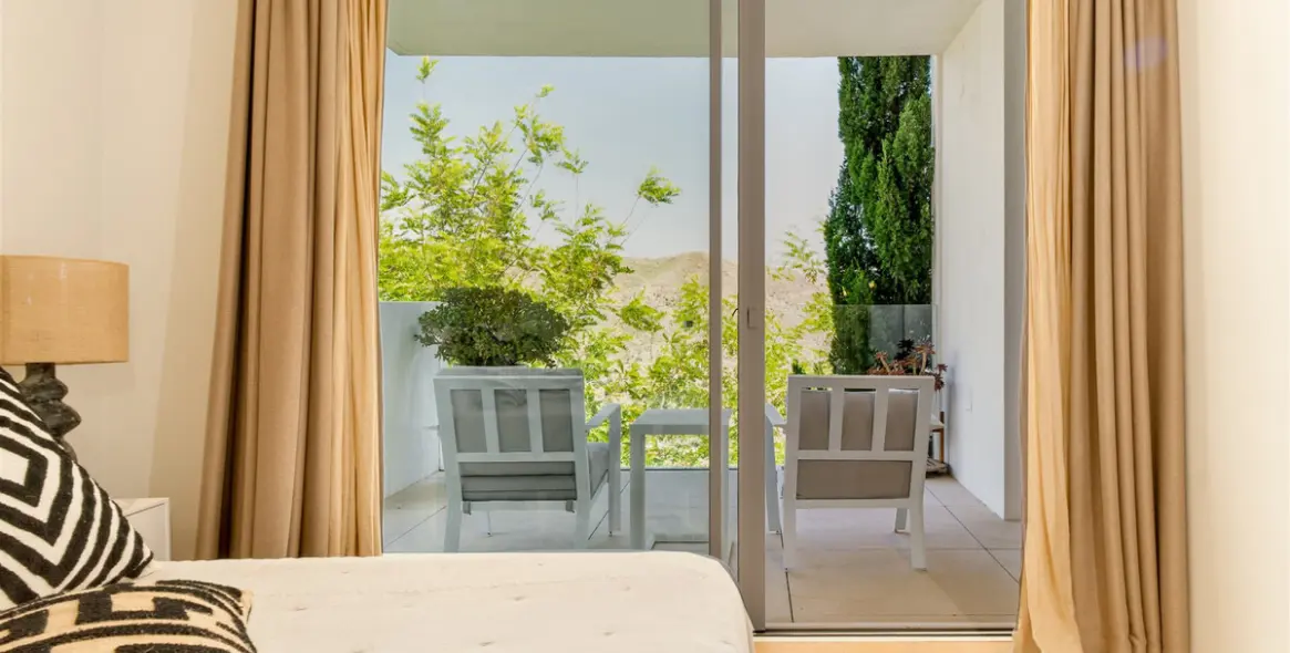 Long-term rent of middle floor apartment in Ojén 26