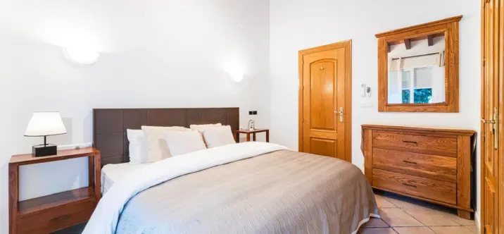 Short-term rent of detached villa in Elviria 1