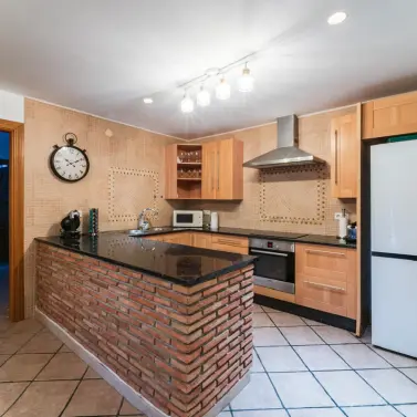 Short-term rent of detached villa in Elviria