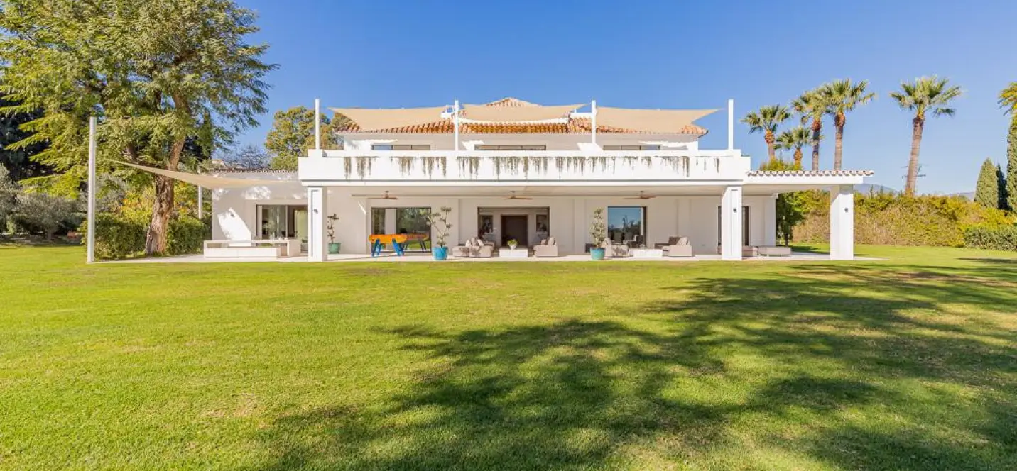 Alquiler a corto plazo de villa independiente en Estepona 0