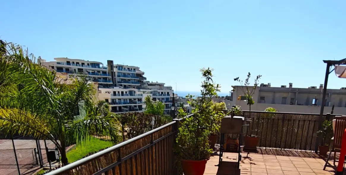 Продажа апартаментов на первом этаже в Mijas Costa 2