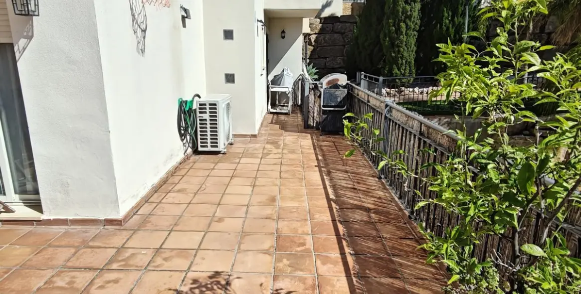 Продажа апартаментов на первом этаже в Mijas Costa 5