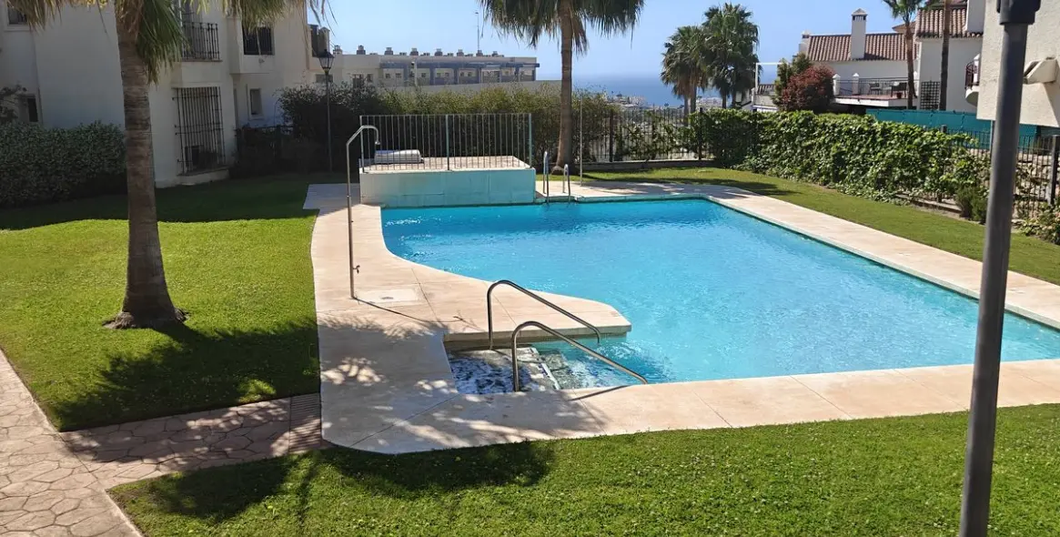 Продажа апартаментов на первом этаже в Mijas Costa 27