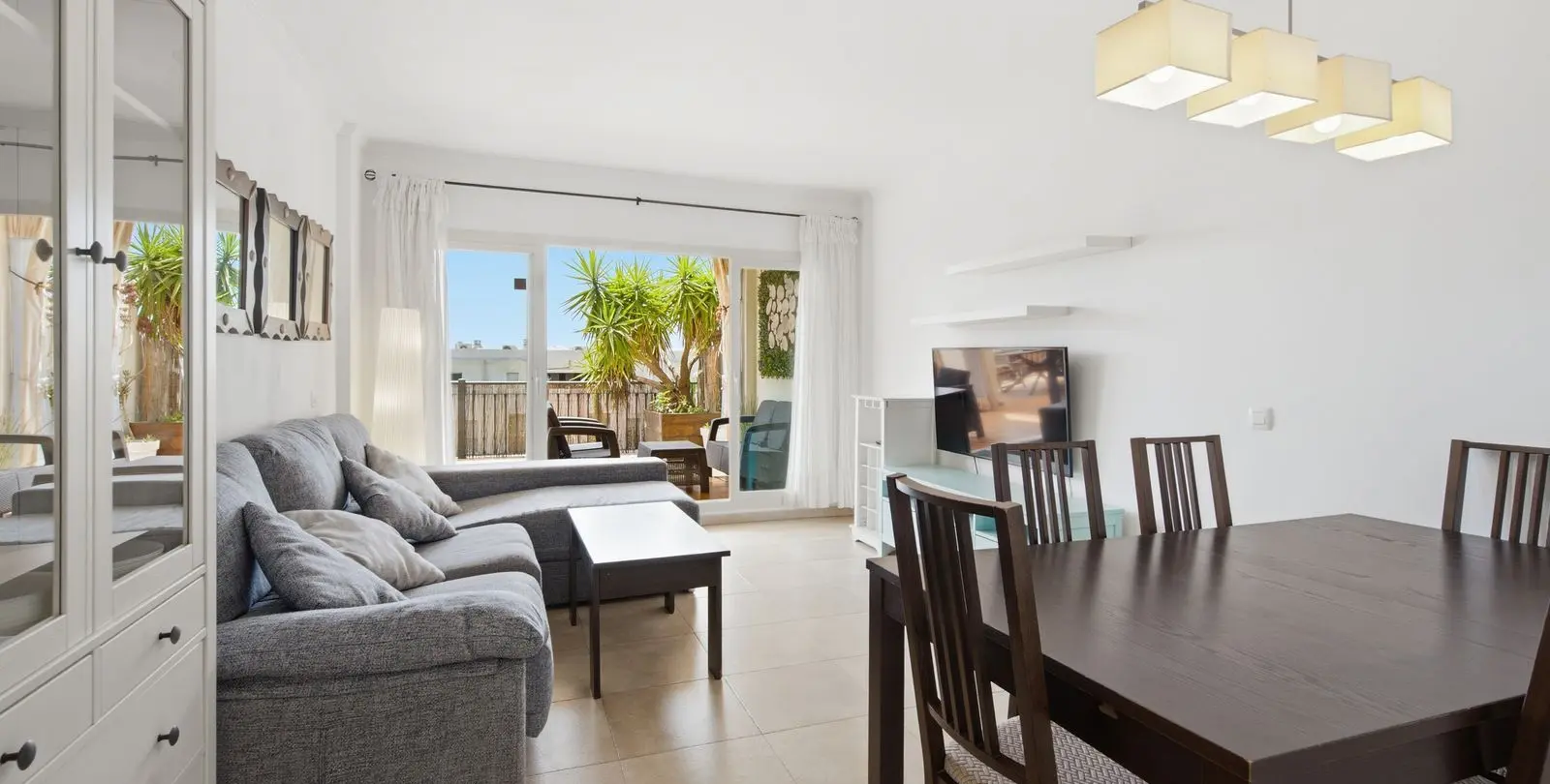 Продажа апартаментов на первом этаже в Mijas Costa 1