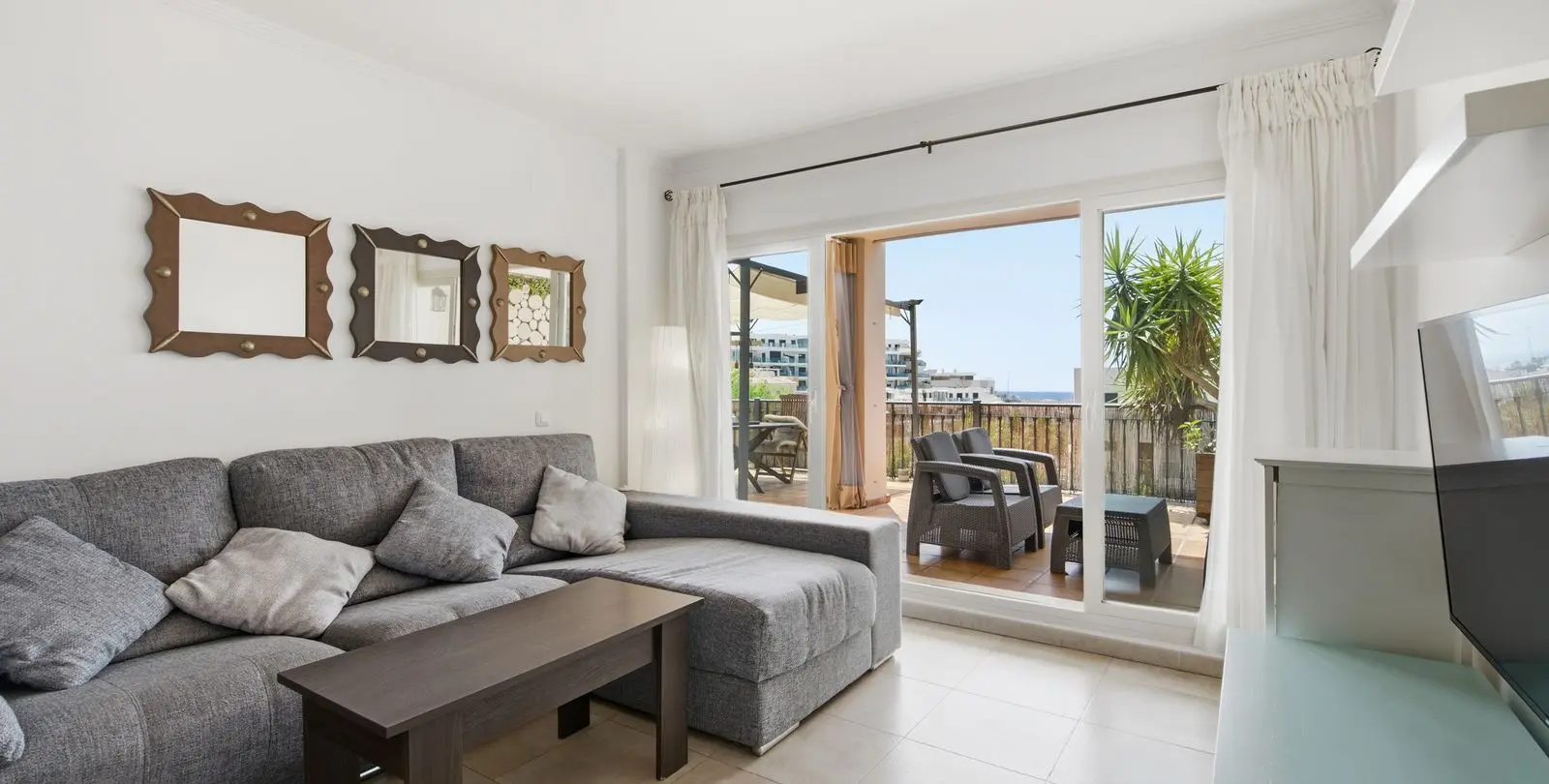 Продажа апартаментов на первом этаже в Mijas Costa 2