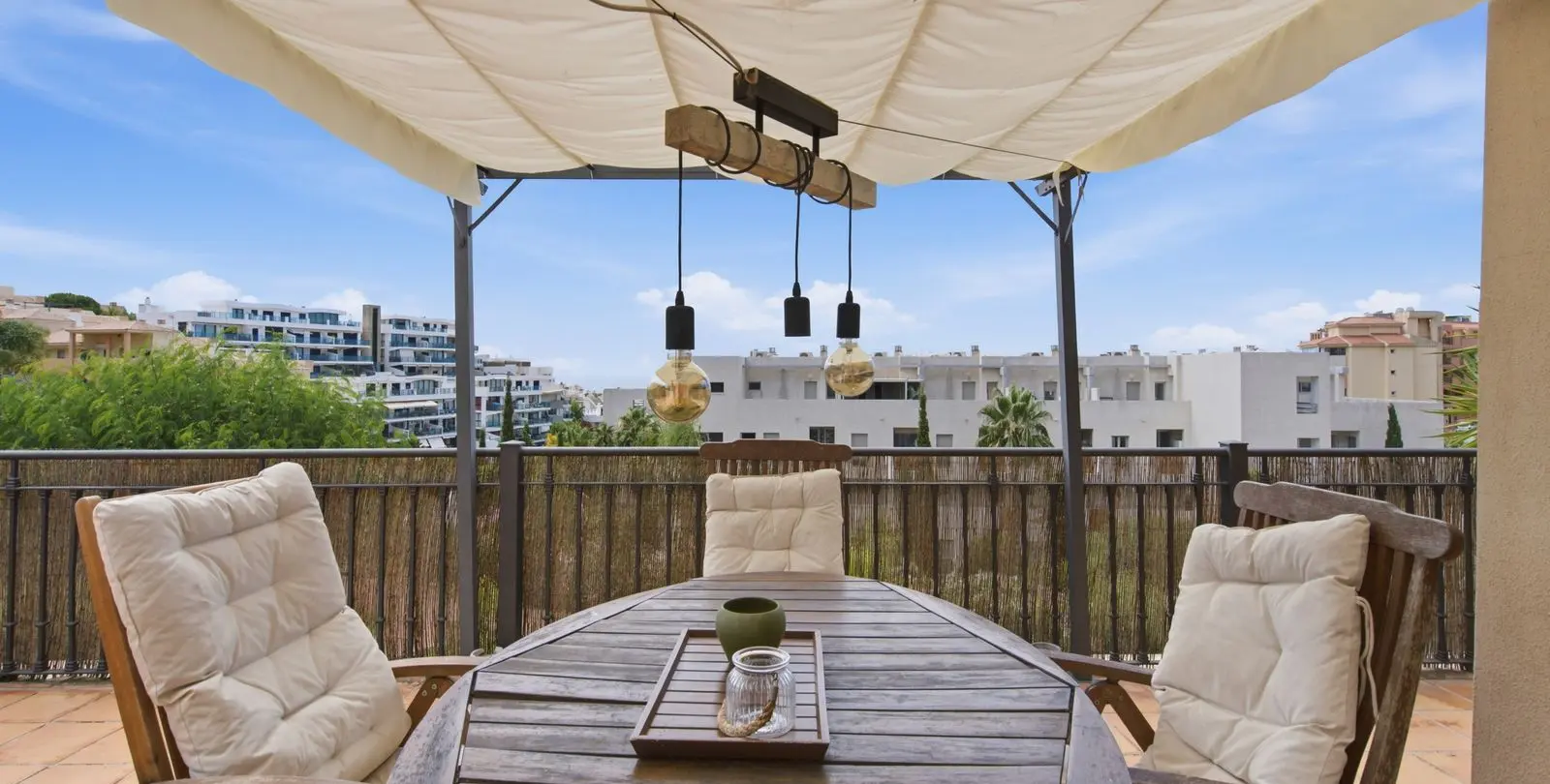 Продажа апартаментов на первом этаже в Mijas Costa 5