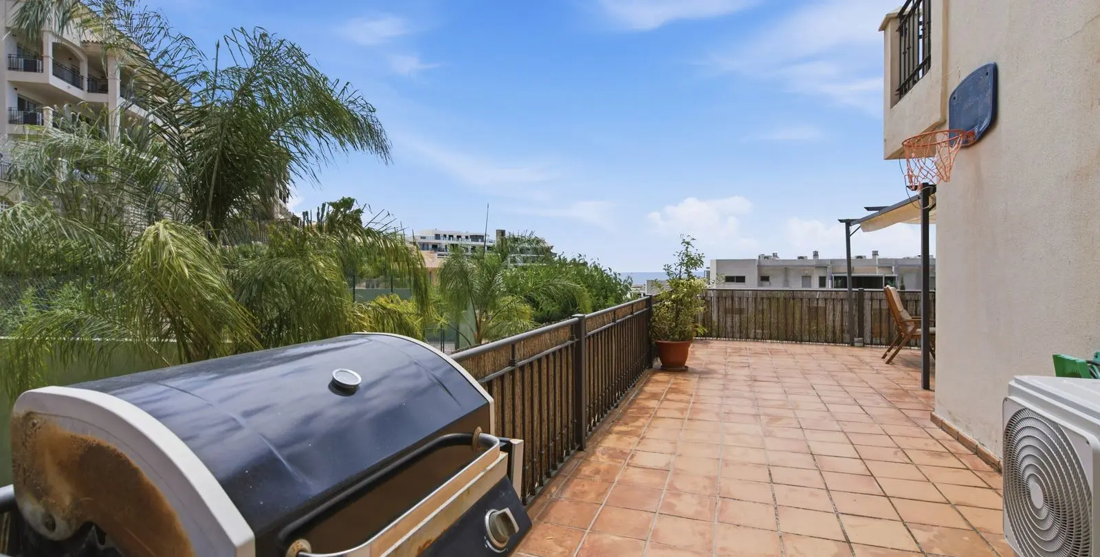 Продажа апартаментов на первом этаже в Mijas Costa 6