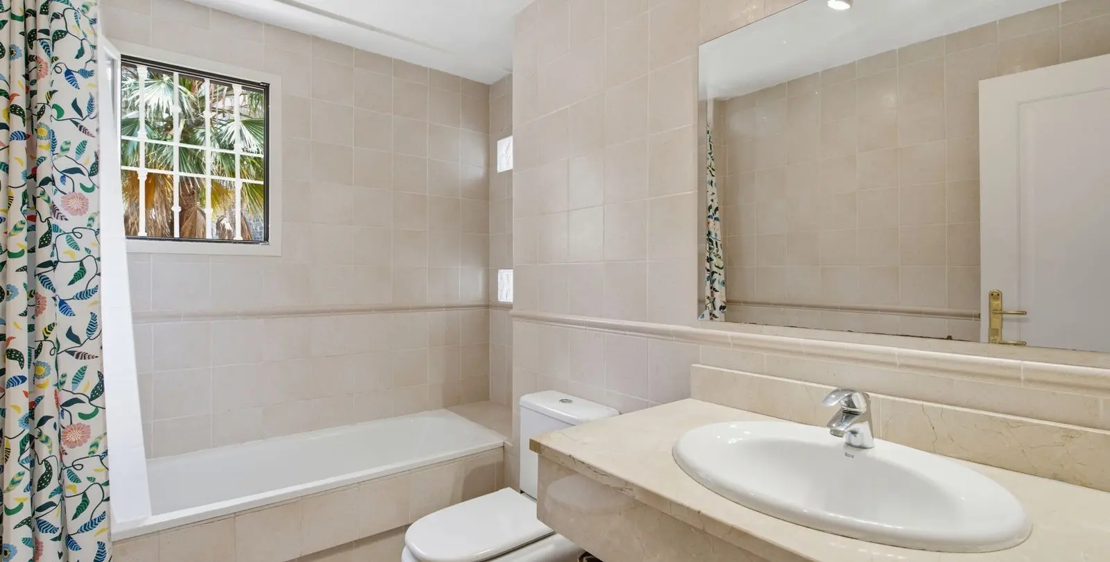 Продажа апартаментов на первом этаже в Mijas Costa 10