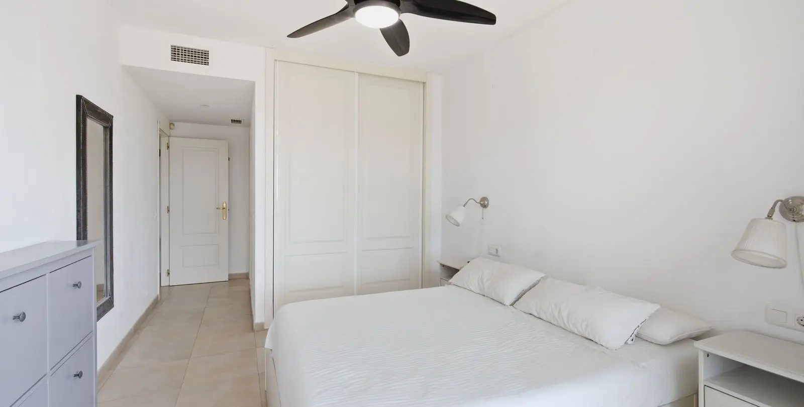 Продажа апартаментов на первом этаже в Mijas Costa 12