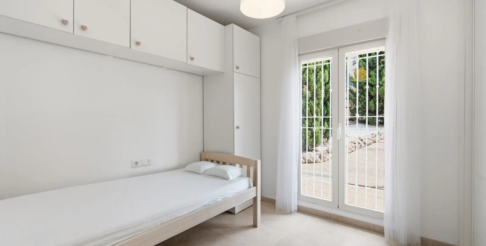 Продажа апартаментов на первом этаже в Mijas Costa 23