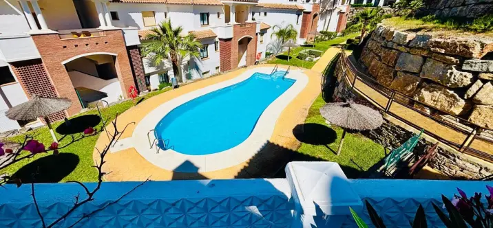 Venta de apartamento en planta baja en Casares 1