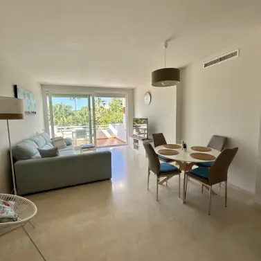 Продажа апартаментов на среднем этаже в Estepona
