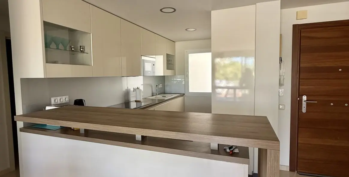 Sale of middle floor apartment in Estepona 5