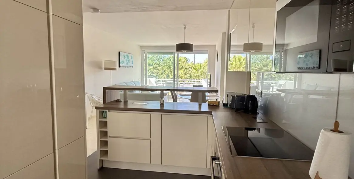Sale of middle floor apartment in Estepona 8