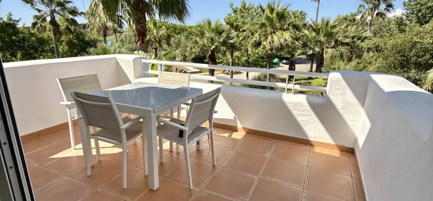 Продажа апартаментов на среднем этаже в Estepona 1
