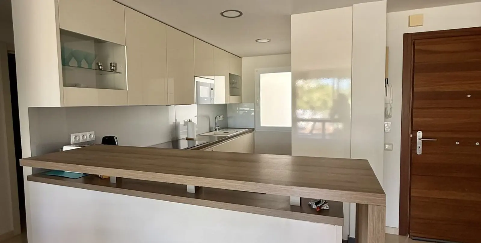 Venta de apartamento en planta media en Estepona 5