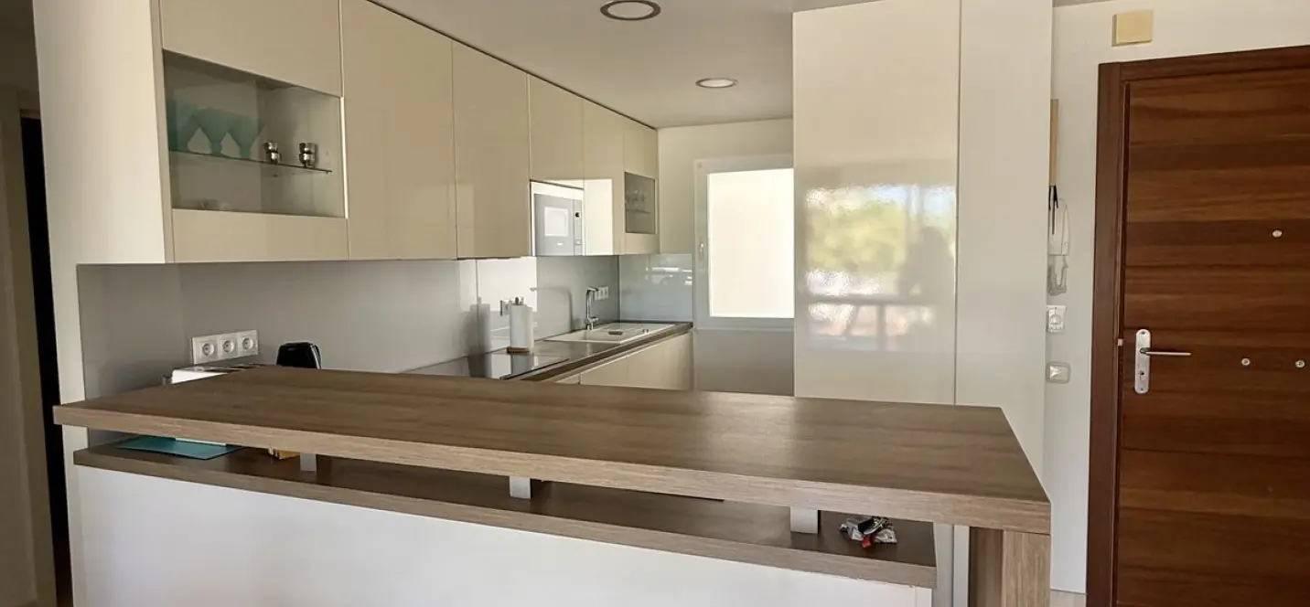 Продажа апартаментов на среднем этаже в Estepona 4